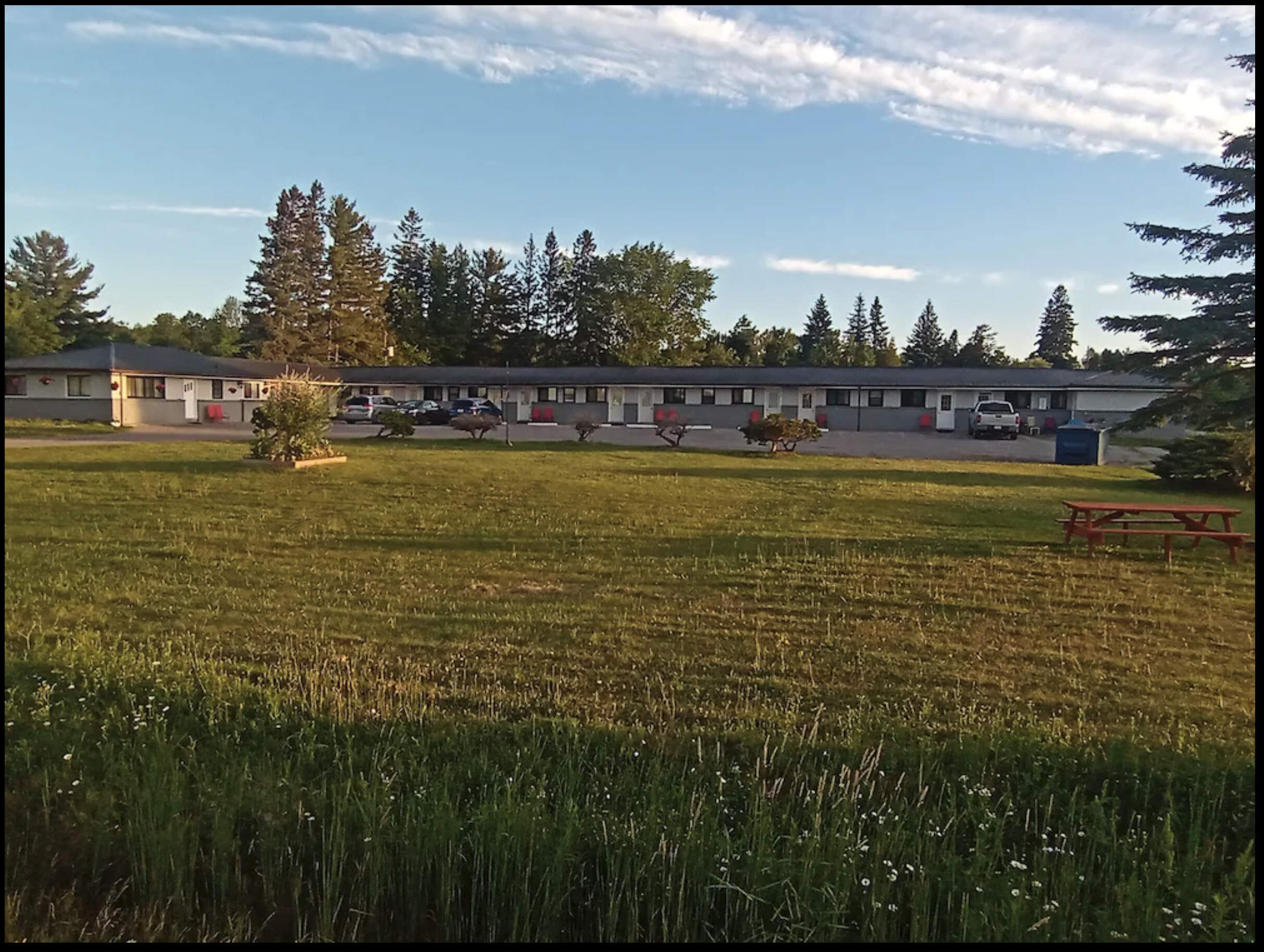 Park Side Motel
